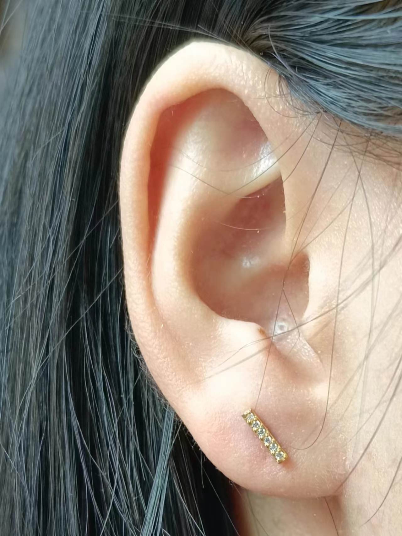 Classic Bar Diamond Studs